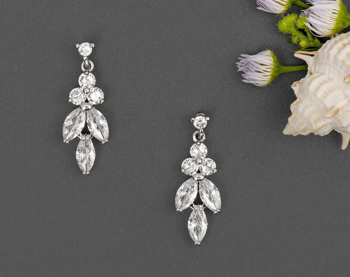 BOUCLES D’OREILLES MARIÉE ZIRCONIUM SCINTILLANT PLAQUÉ RHODIUM – ER021S G.Westerleigh