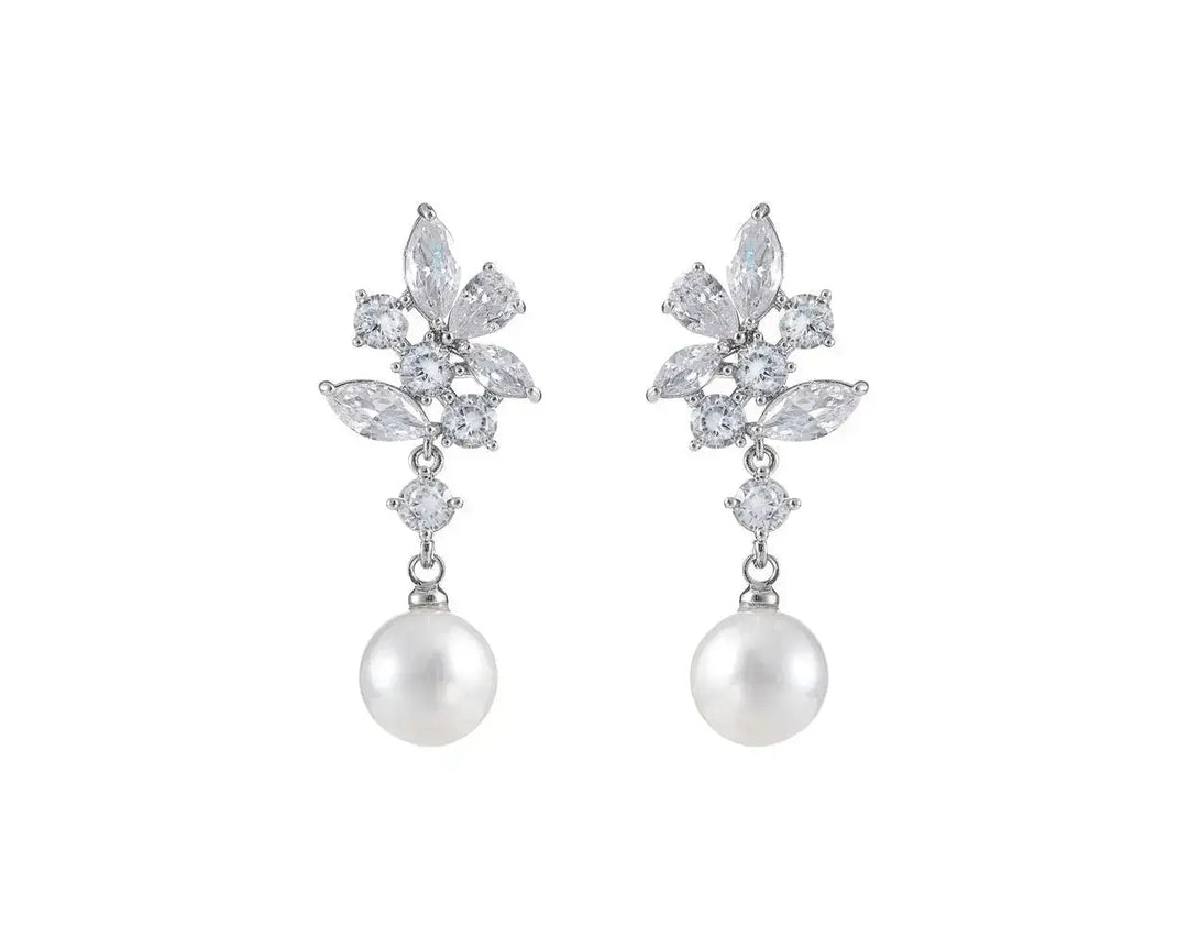 BOUCLES D’OREILLES PENDANTES MARIÉE PERLES IVOIRE ET CRISTAUX – ER4149 G.Westerleigh