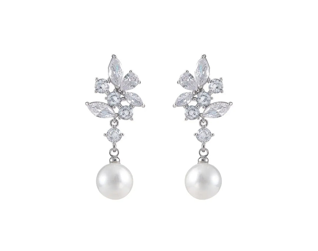 BOUCLES D’OREILLES PENDANTES MARIÉE PERLES IVOIRE ET CRISTAUX – ER4149 G.Westerleigh