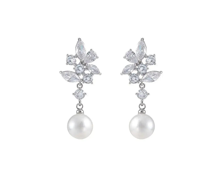 BOUCLES D’OREILLES PENDANTES MARIÉE PERLES IVOIRE ET CRISTAUX – ER4149 G.Westerleigh