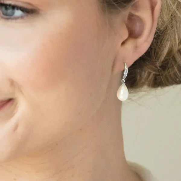 BOUCLES D’OREILLES SALFORD – PERLES & CRISTAUX Ivory and co