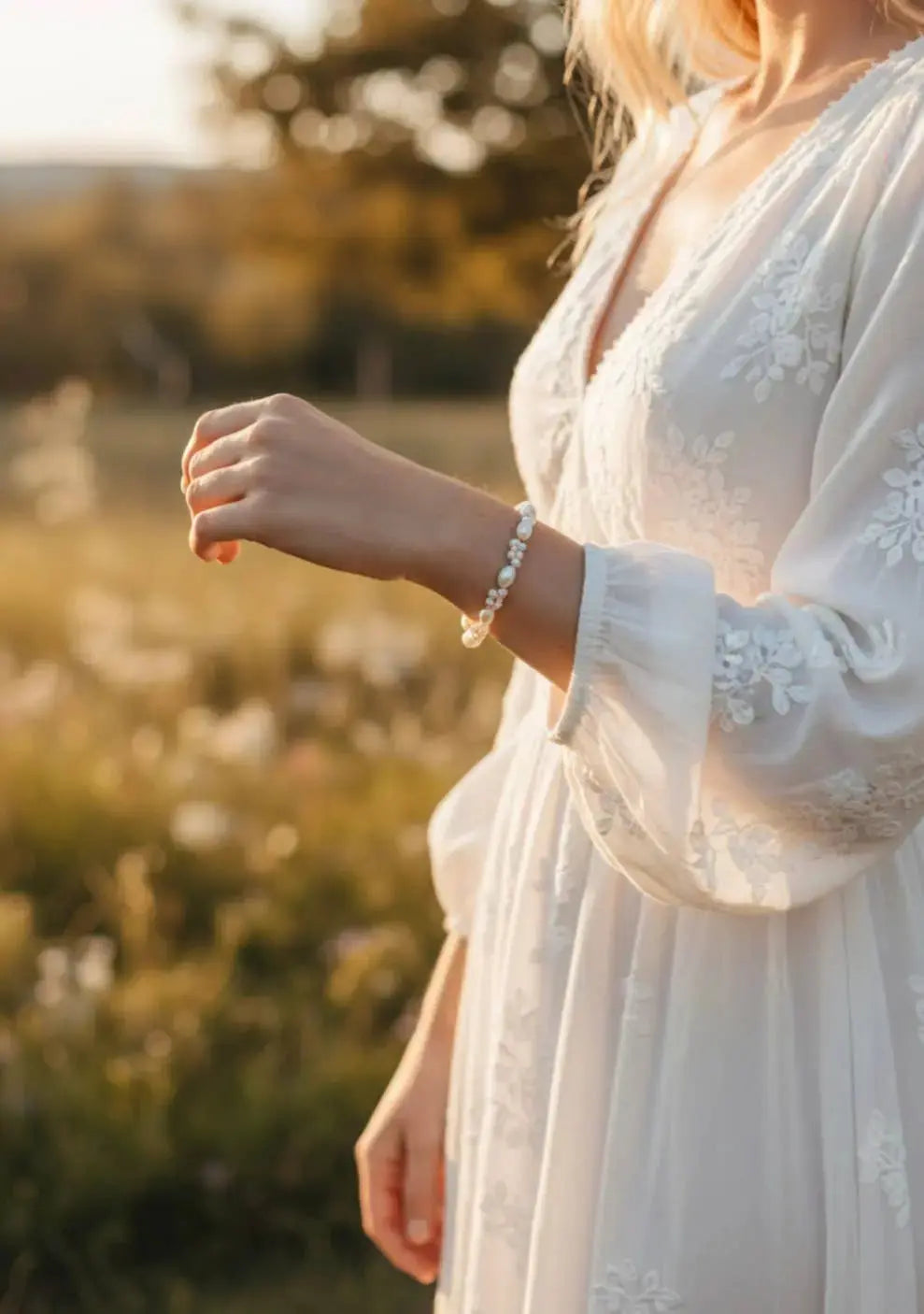 Bracelet mariage en perles de culture irrégulières. L'atelier du 6