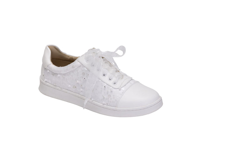 Paire de baskets de mariée Fleur, détail des lacets en organza ivoire