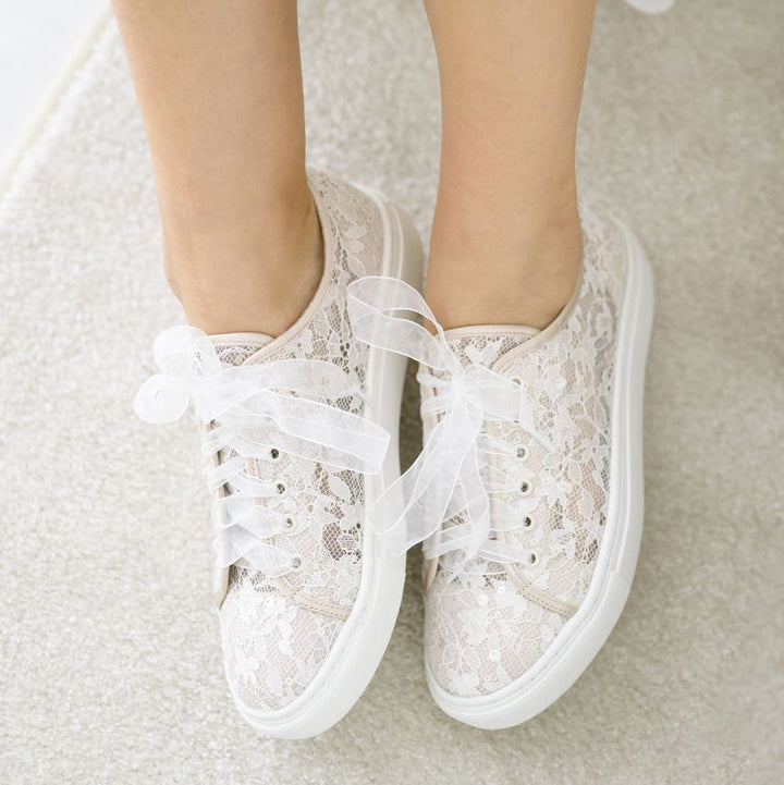 Basket de mariée Nadia, détail des lacets satin