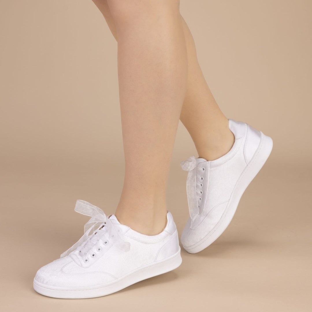 Baskets de mariée Paisley en dentelle Chantilly ivoire avec lacets en satin