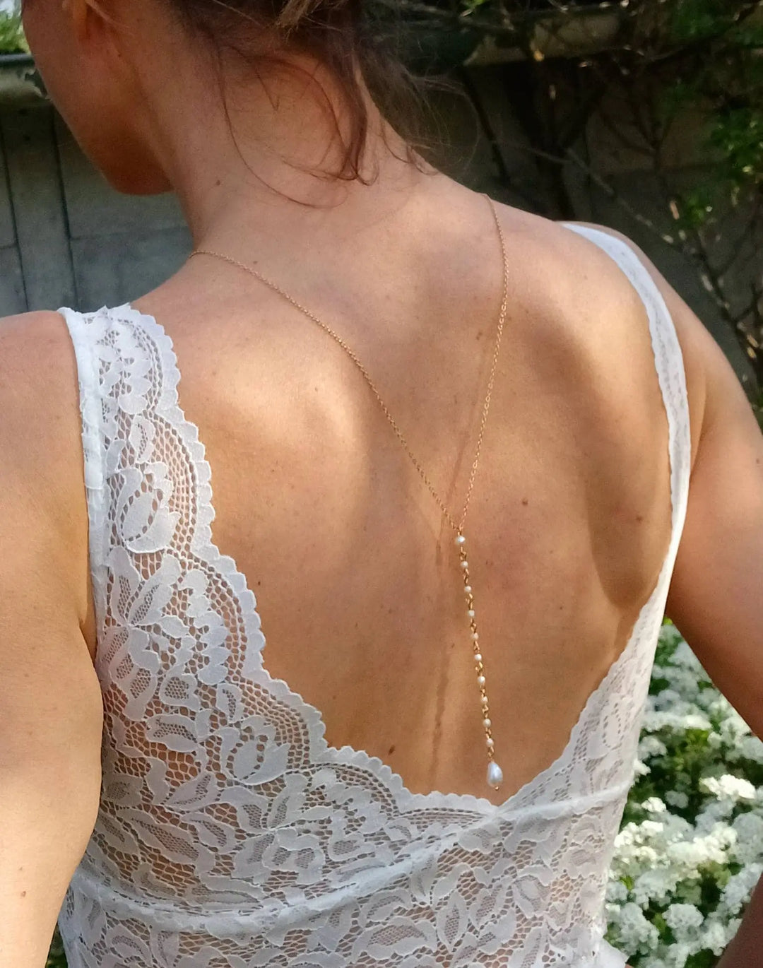 Bijou de dos à chaîne perlée - Perles d'eau douce: Argenté/ Blanc nacré L'atelier du 6