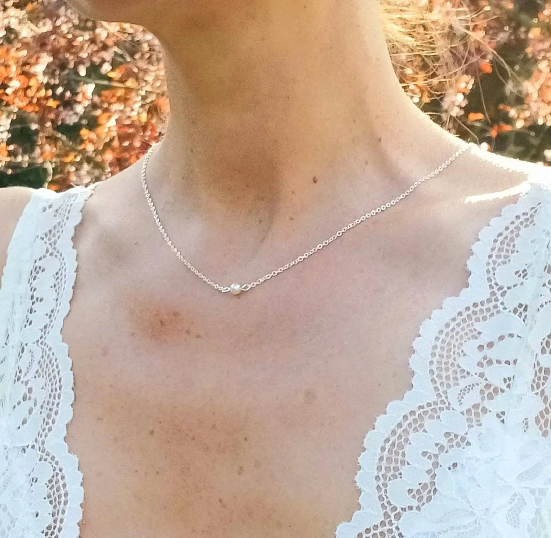 Bijou de dos à chaîne perlée - Perles d'eau douce: Argenté/ Blanc nacré L'atelier du 6