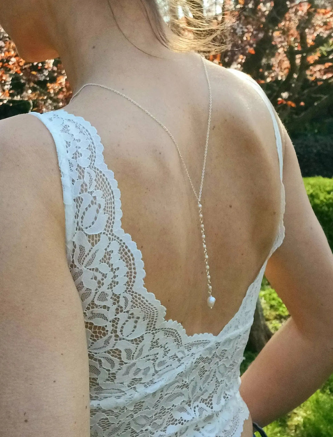 Bijou de dos à chaîne perlée - Perles d'eau douce: Argenté/ Blanc nacré L'atelier du 6