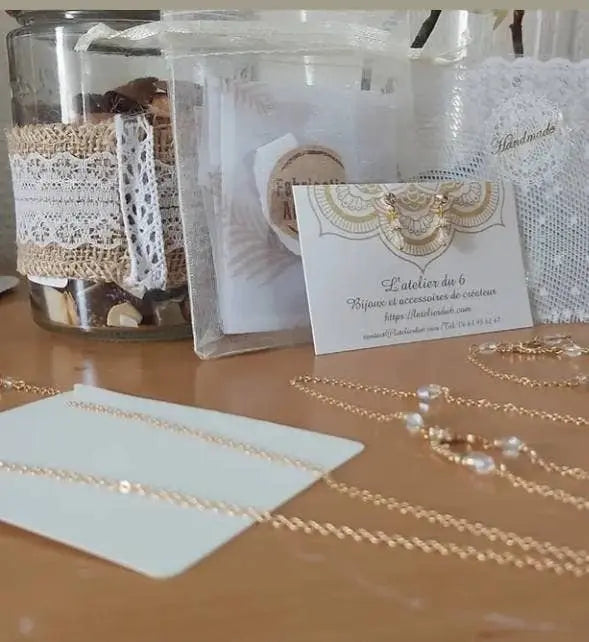 Bijou de dos à chaîne perlée - Perles d'eau douce: Argenté/ Blanc nacré L'atelier du 6