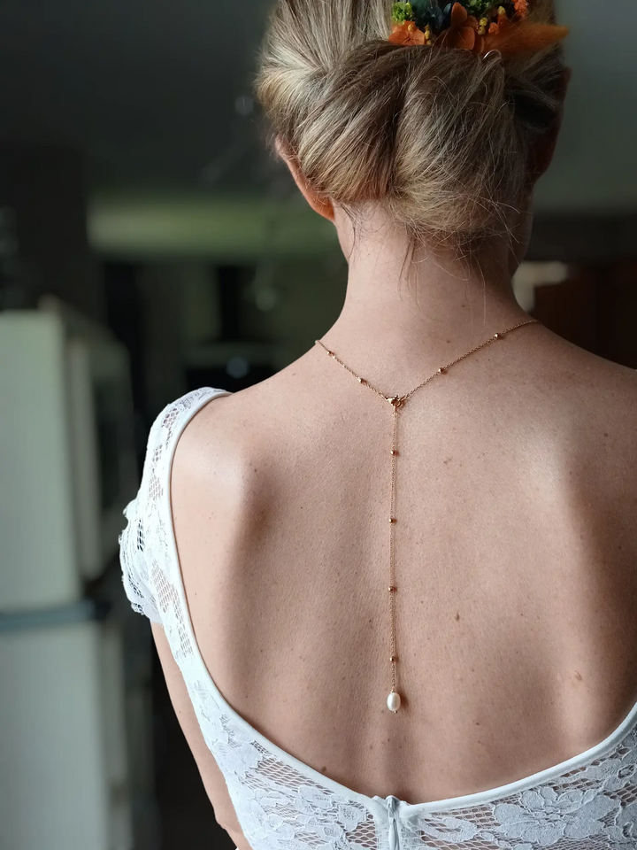 Bijou de dos nu pour la mariée, collier doré amovible. L'atelier du 6