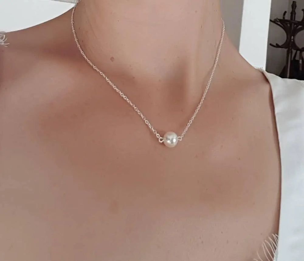 Bijou de dos nu, collier robe dos ouvert,chaîne argentée: Argenté/nacré Ivoire / Collier de dos L'atelier du 6