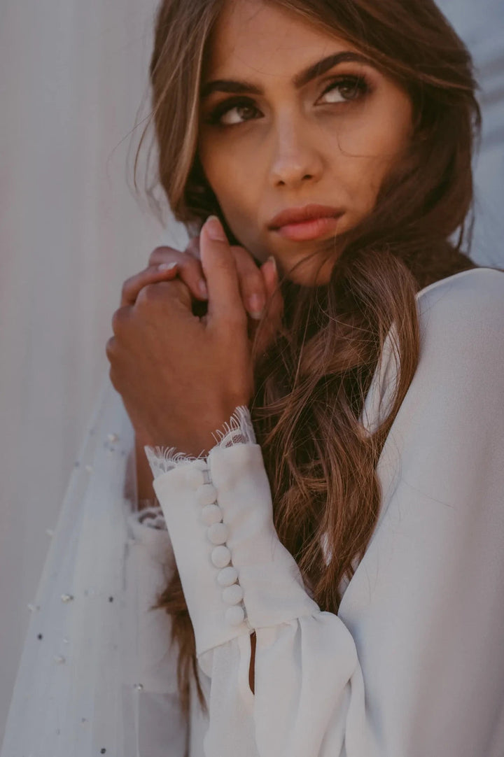 Body de mariée Regina BD33 crêpe dos en dentelle manches bouffantes Novias vue 3