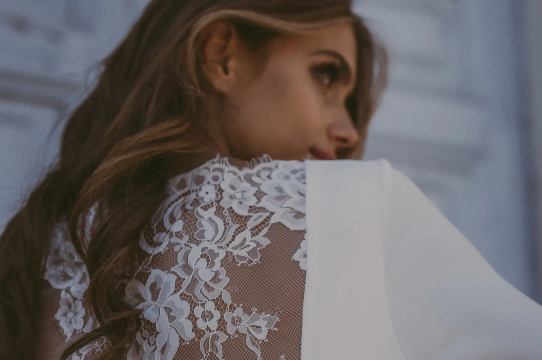 Body de mariée Regina BD33 crêpe dos en dentelle manches bouffantes Novias vue 4