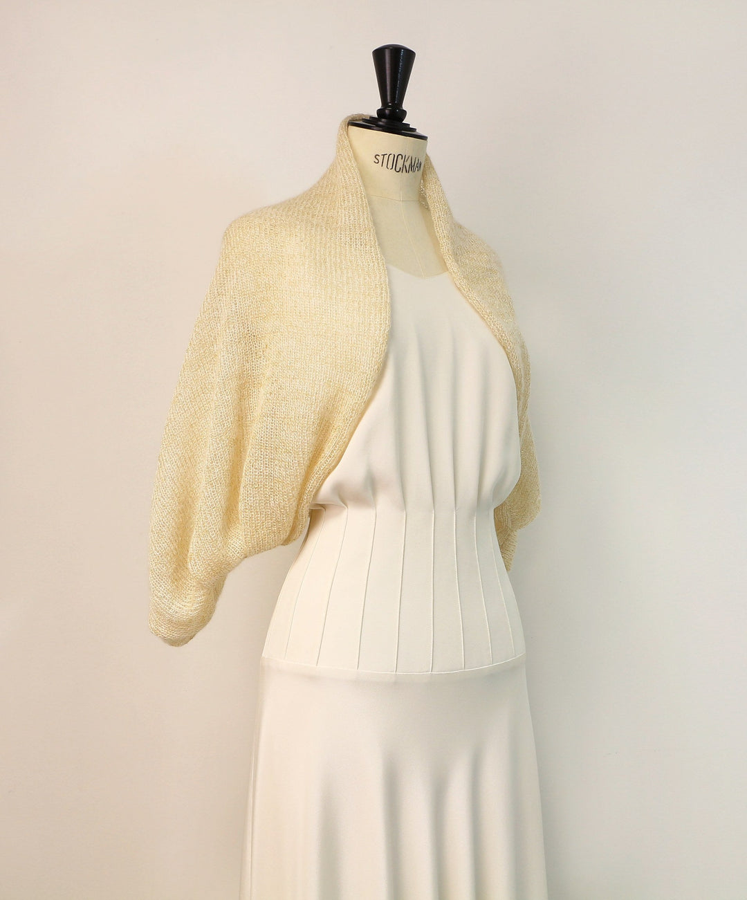 Boléro de mariée Classique version dorée, fil d'or tricoté dans la maille