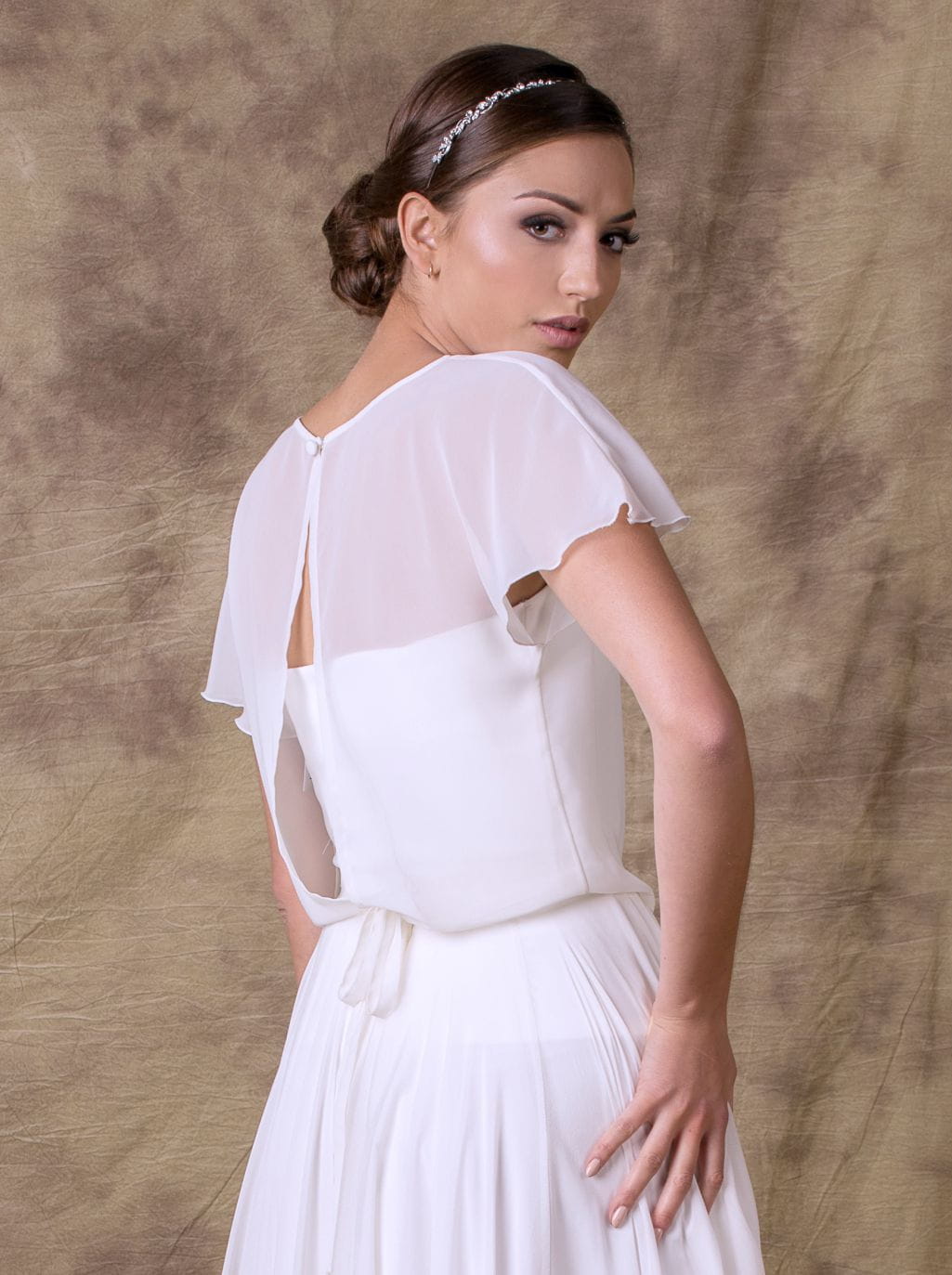 Boléro de mariée Fallon B81 mousseline dos fendu Novias vue 2