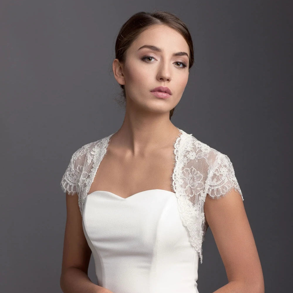 Boléro de mariée Glenda BK15 dentelle de Chantilly papillon Novias