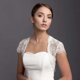 Boléro de mariée Glenda BK15 – dentelle de Chantilly – papillon