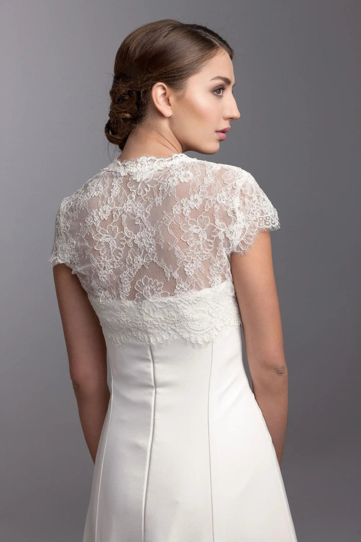 Boléro de mariée Glenda BK15 dentelle de Chantilly papillon Novias vue 2
