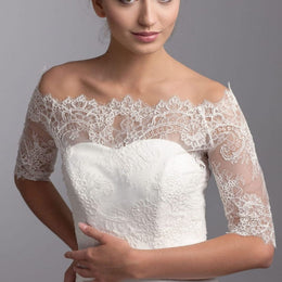 Boléro de mariée Grace BK8 – dentelle de Chantilly – encolure bateau