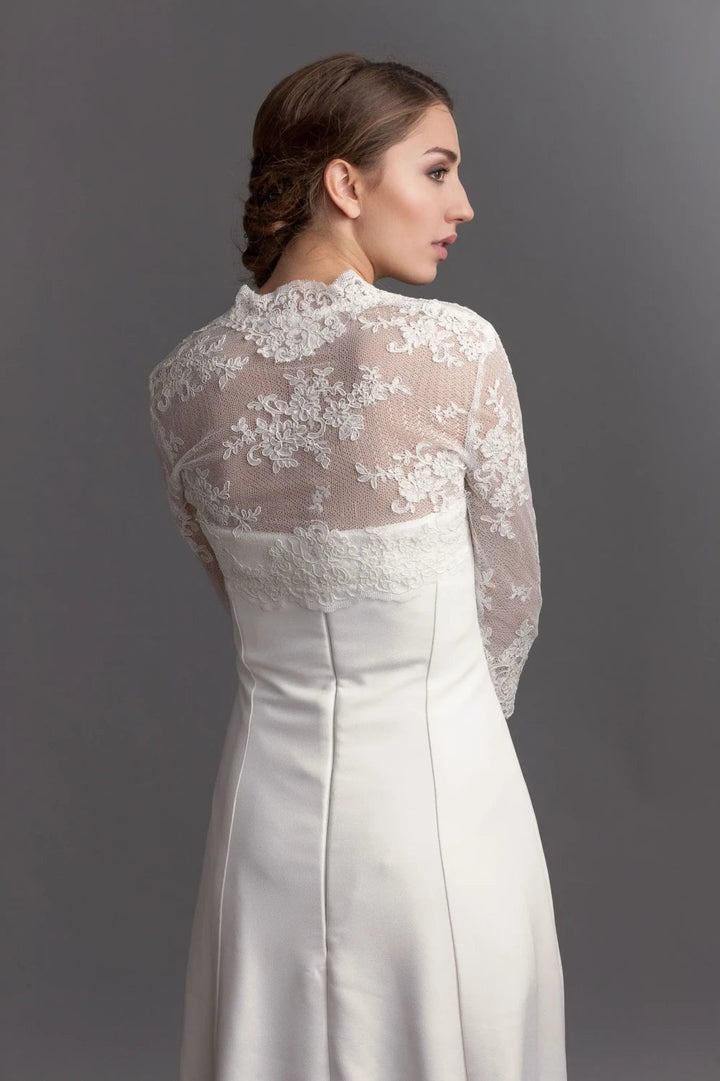 Boléro de mariée Greta BK5 dentelle de Chantilly manches 3/4 Novias vue 2