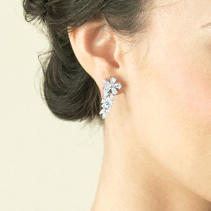 Boucles de mariée Cherish vues de près