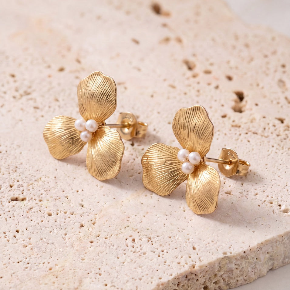 Boucles d'oreilles de mariée ER1006 – fleurs dorées et perle G.Westerleigh