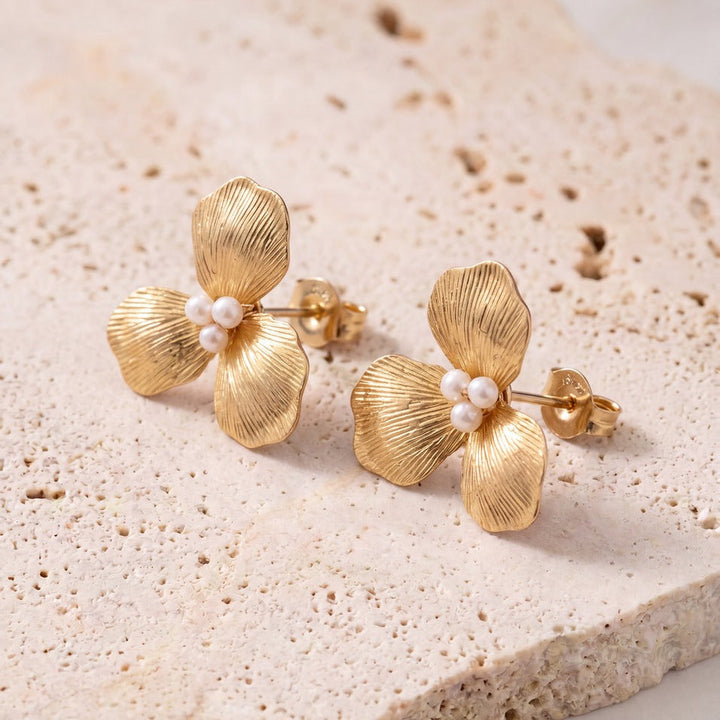Boucles d'oreilles de mariée ER1006 – fleurs dorées et perle G.Westerleigh