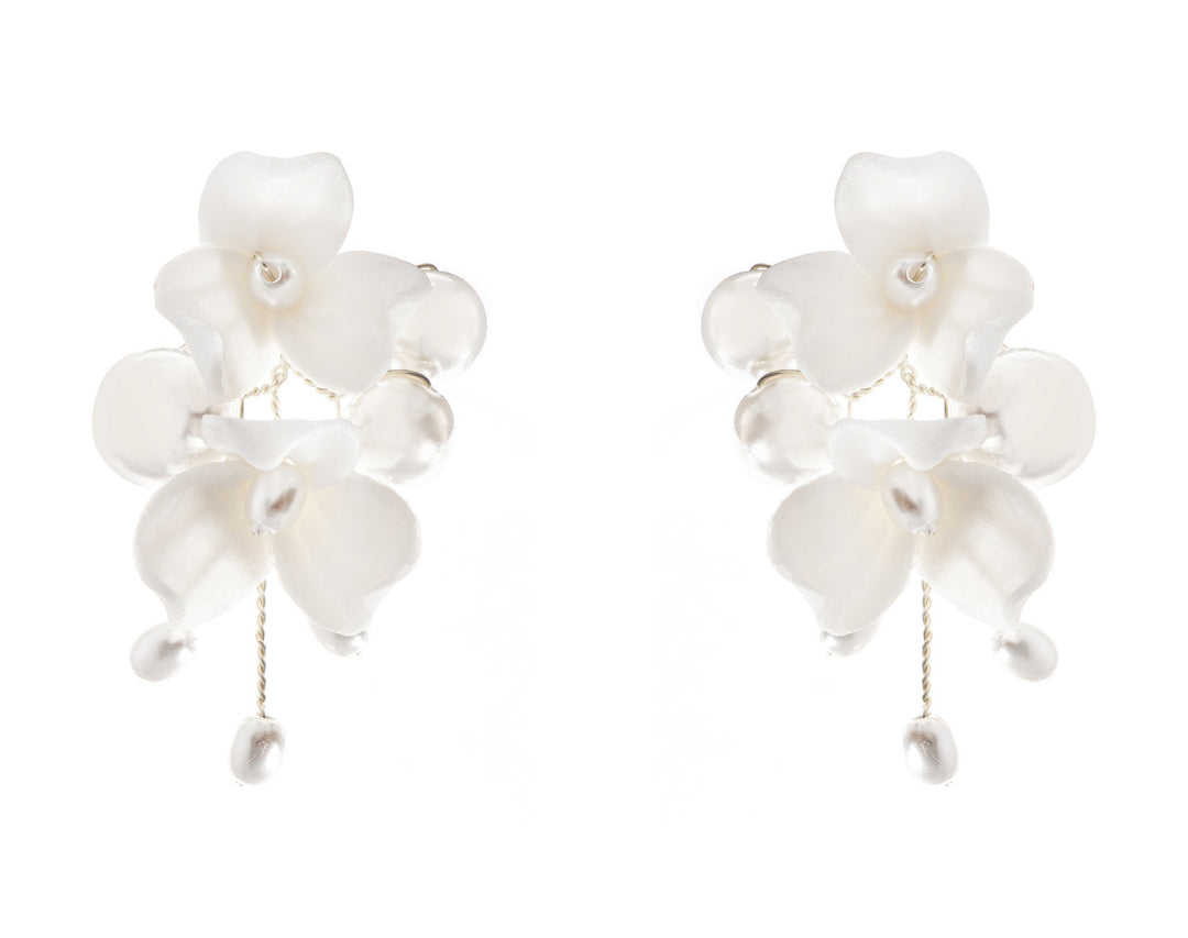 Boucles d'oreilles de mariée ER1011 – fleurs blanches et perles, argent G.Westerleigh
