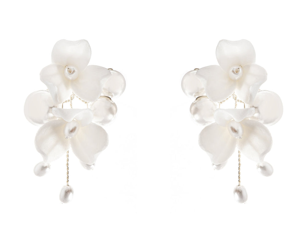 Boucles d'oreilles de mariée ER1011 – fleurs blanches et perles, argent G.Westerleigh