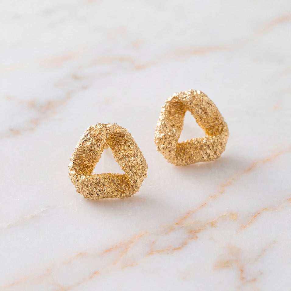 Boucles d'oreilles de mariée ER1110 – géométriques texturées, dorées G.Westerleigh