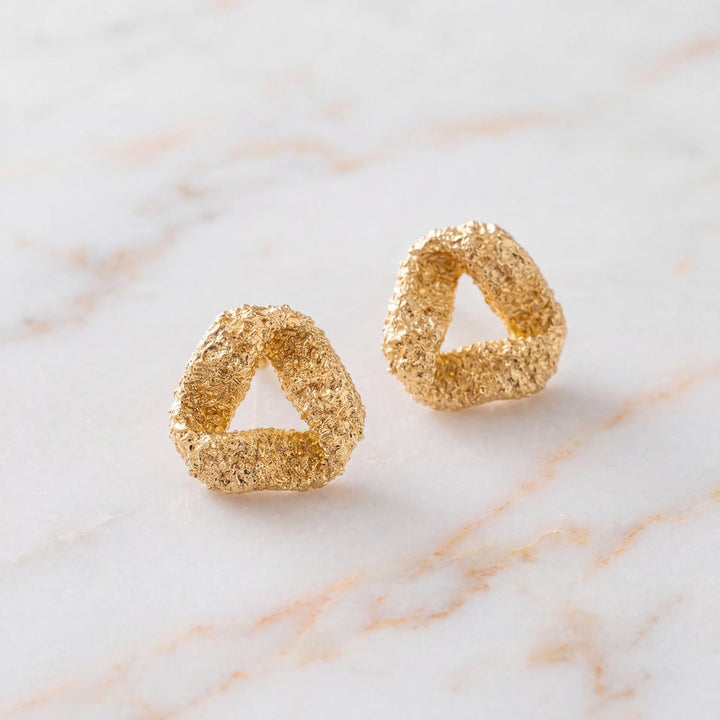 Boucles d'oreilles de mariée ER1110 – géométriques texturées, dorées G.Westerleigh