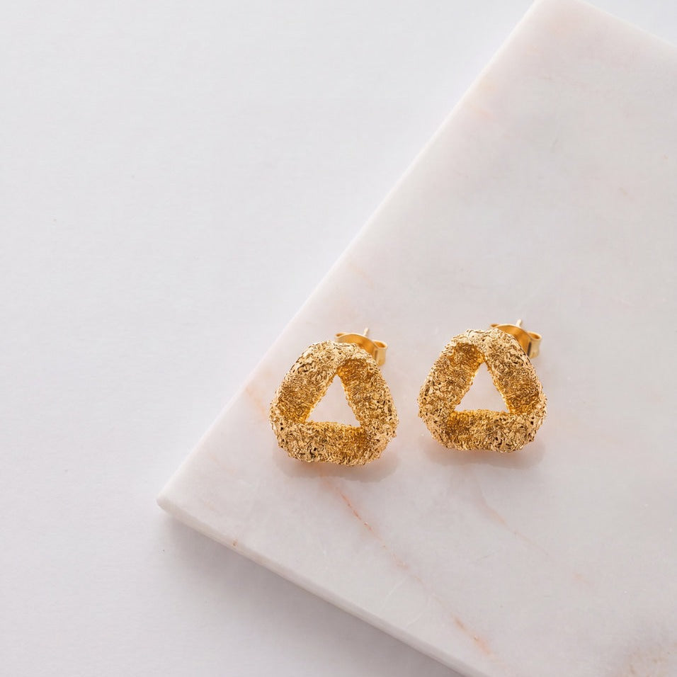 Boucles d'oreilles de mariée ER1110 – géométriques texturées, dorées G.Westerleigh