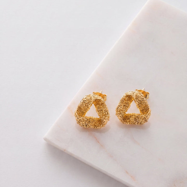 Boucles d'oreilles de mariée ER1110 – géométriques texturées, dorées G.Westerleigh