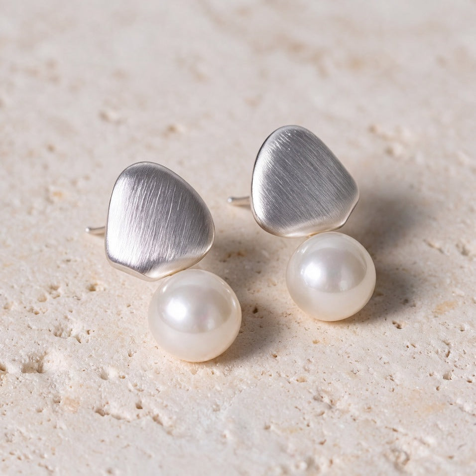 Boucles d'oreilles de mariée ER118 – perle et métal brossé, or blanc G.Westerleigh