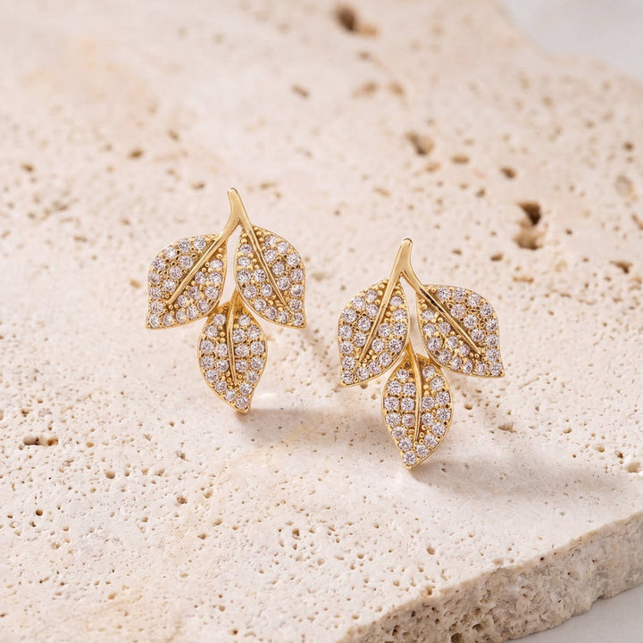 Boucles d'oreilles de mariée ER360 – feuilles et zircons, dorées G.Westerleigh