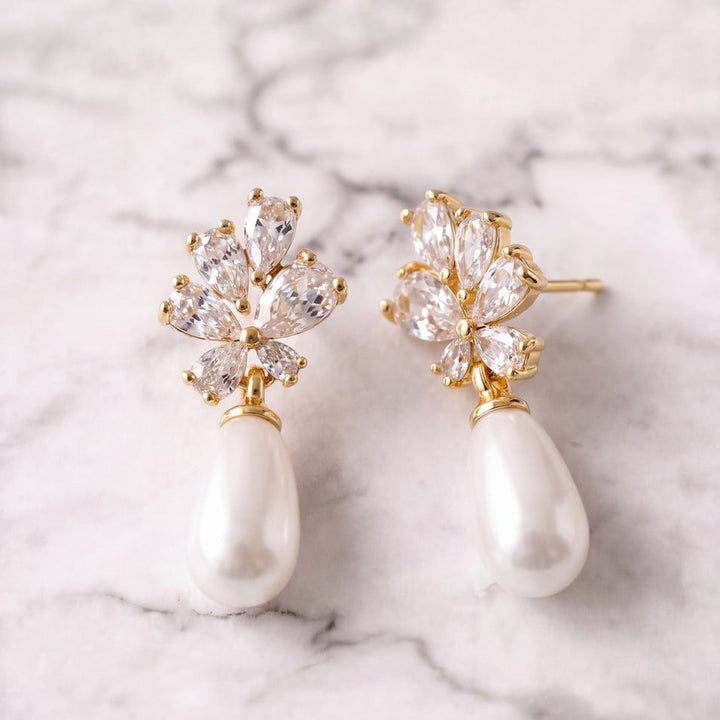 Boucles d'oreilles de mariée ER5343 – zircons et goutte de perle, dorées G.Westerleigh