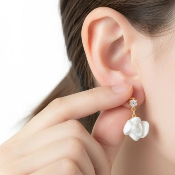 Boucles d'oreilles de mariée- bourgeons de rose. L'atelier du 6