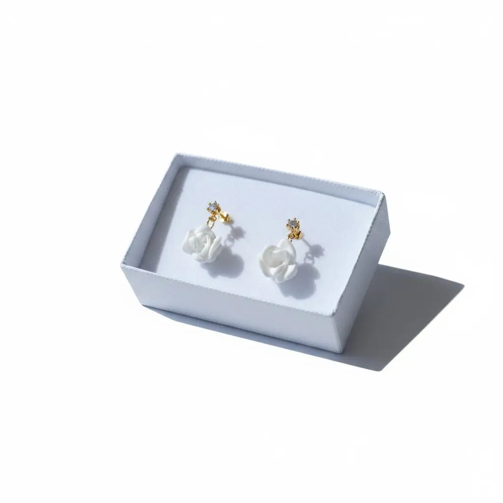 Boucles d'oreilles de mariée- bourgeons de rose. L'atelier du 6