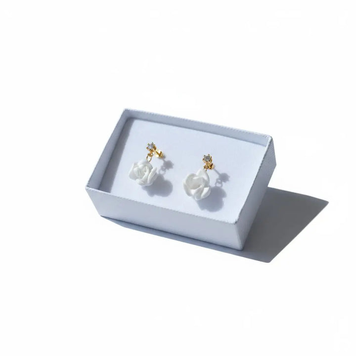 Boucles d'oreilles de mariée- bourgeons de rose. L'atelier du 6