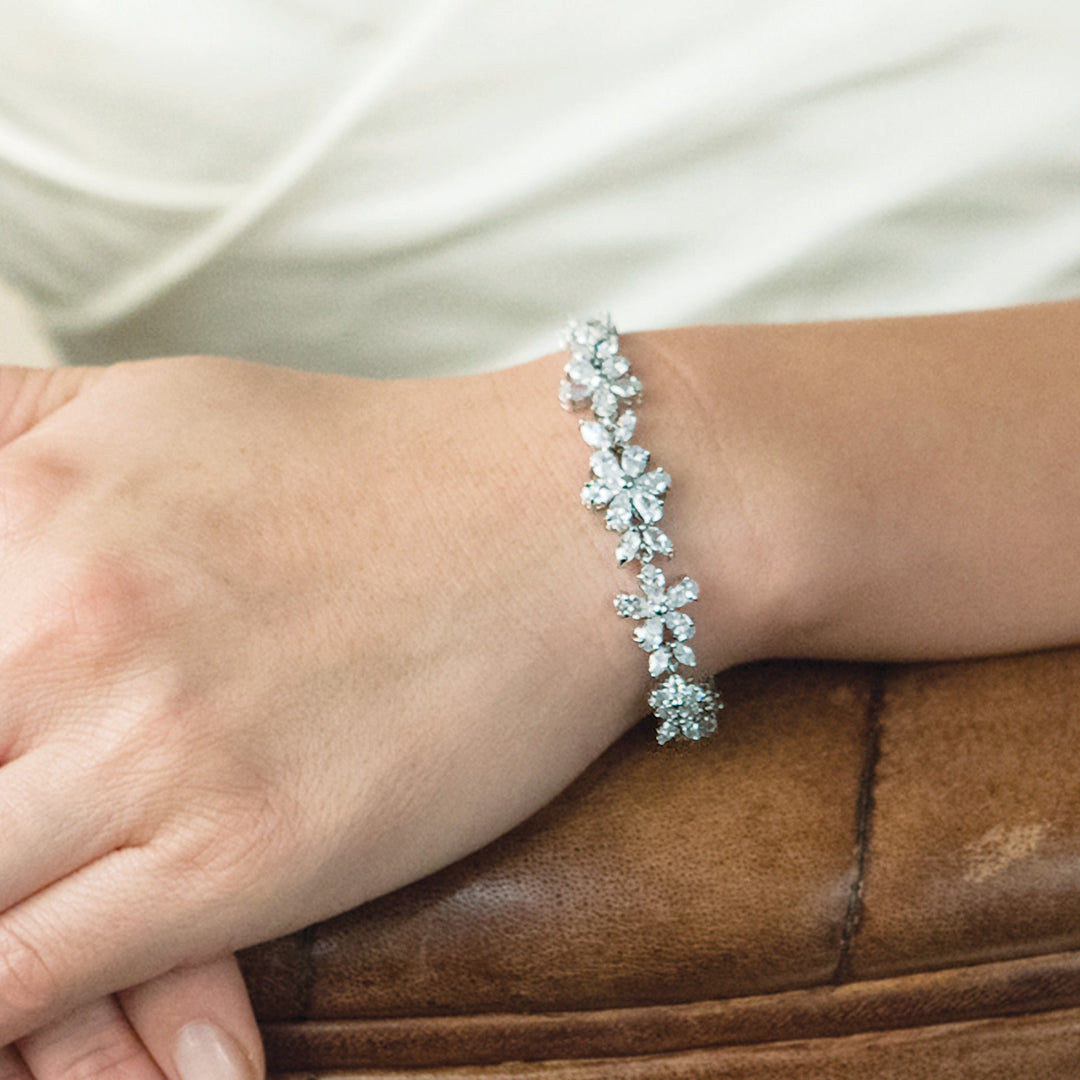 Bracelet Cherish porté au poignet