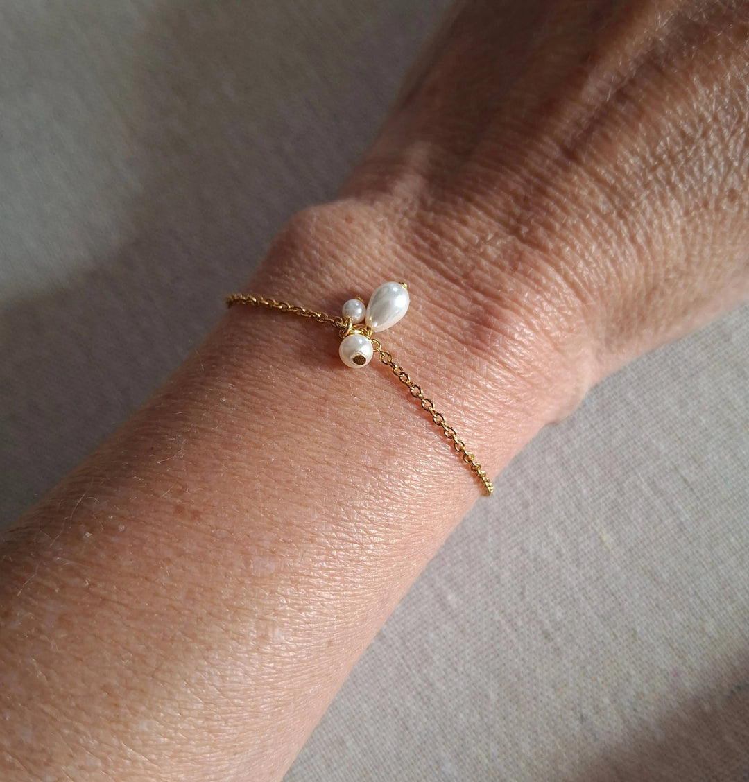 Bracelet mariée doré ou argenté- 3 perles nacrées.: Doré L'atelier du 6
