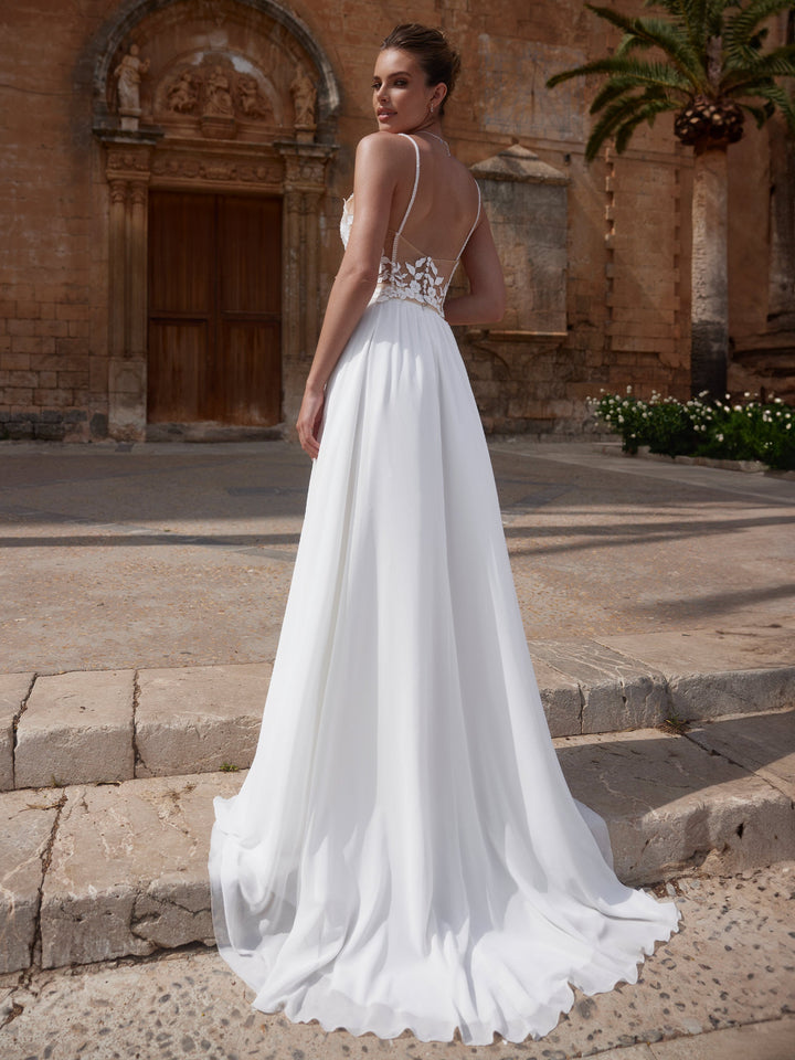 Bustier de mariée E472 porté avec une jupe de mariée