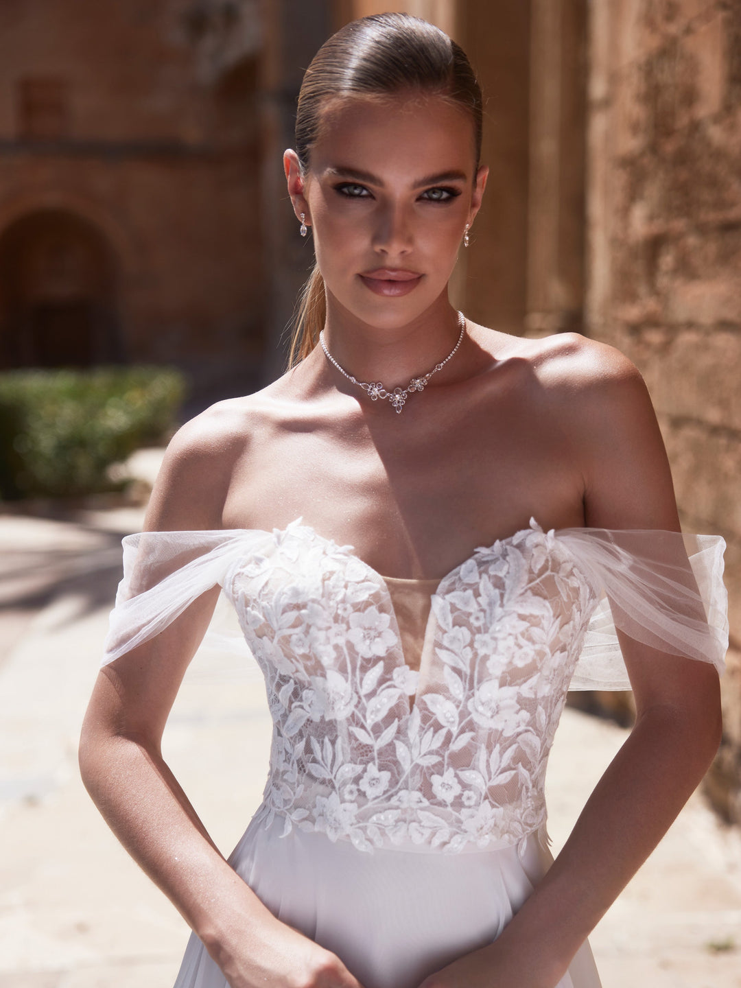 Bustier de mariée E473 en tulle et dentelle ivoire à décolleté en cœur, Bianco Evento