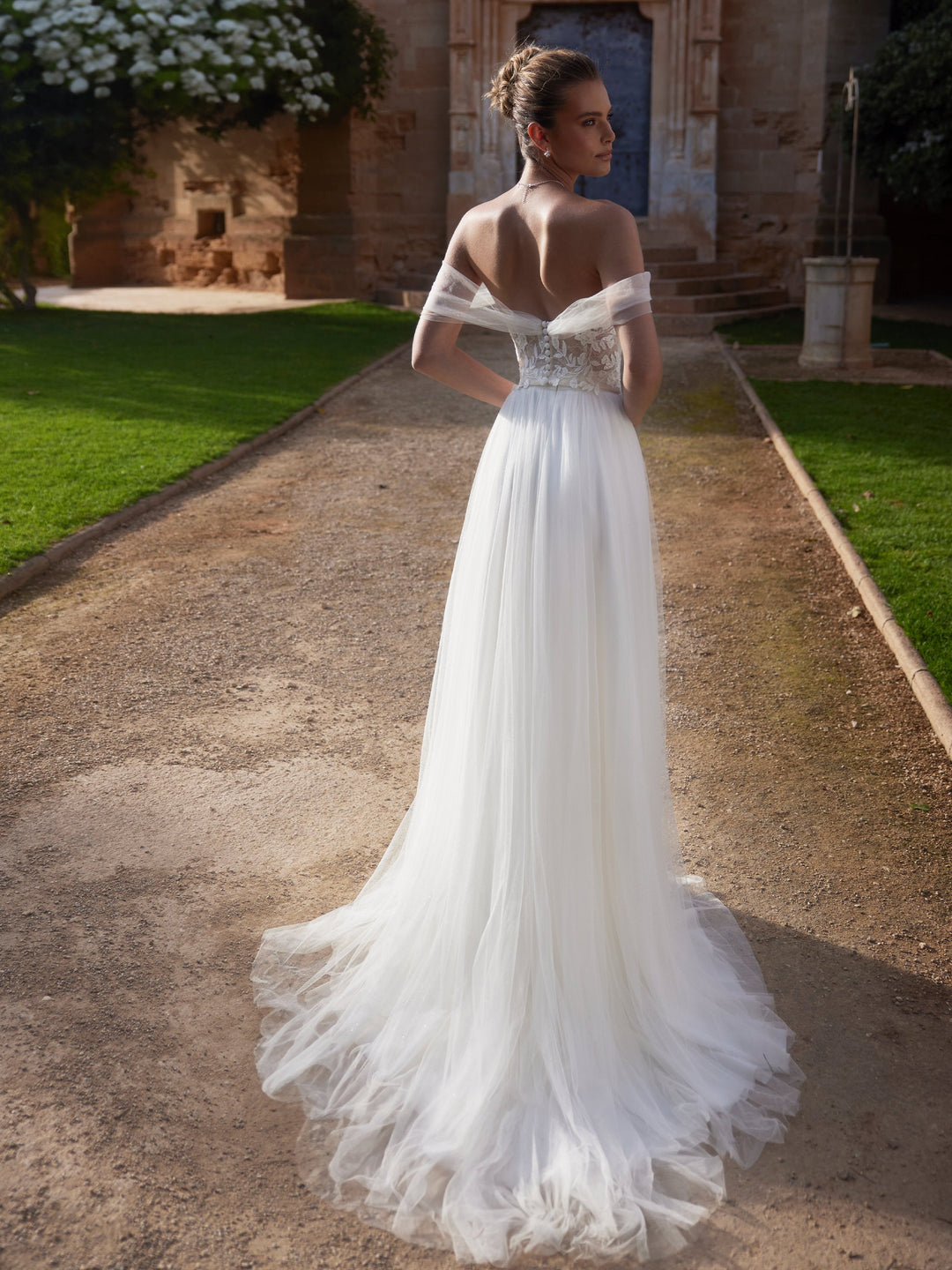 Bustier de mariée E473 Bianco Evento en dentelle ivoire, vue portée