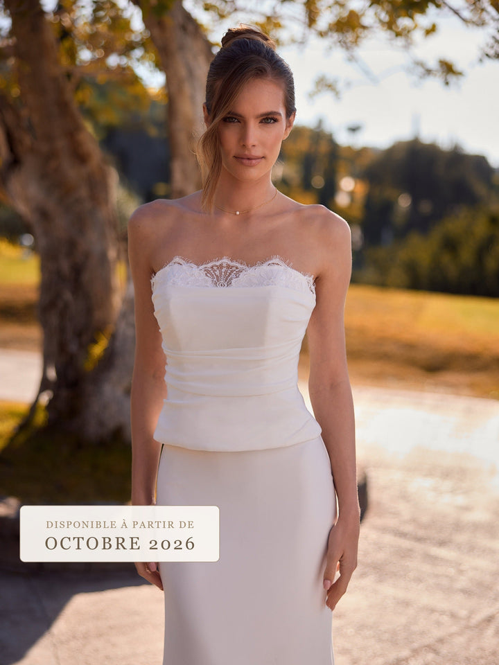 Bustier de mariée E542 en crêpe et dentelle ivoire, nouveauté Bianco Evento octobre 2026