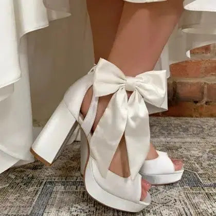 CAMDEN – SANDALES DE MARIÉE À PLATEFORME | SATIN TEINTABLE & NŒUDS AMOVIBLES THE PERFECT BRIDAL COMPANY