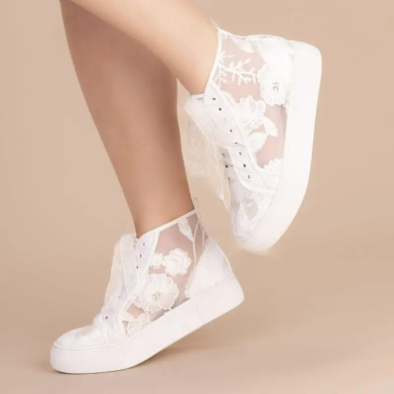 CAMERON – BASKETS DE MARIÉE HAUTES EN DENTELLE IVOIRE | LOOK MODERNE THE PERFECT BRIDAL COMPANY