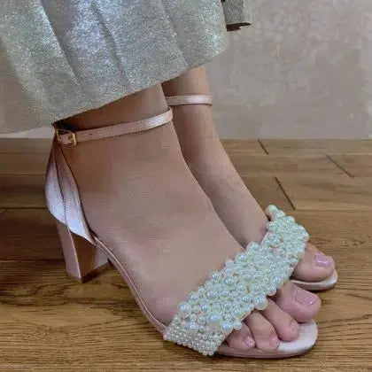 CARRIE – SANDALES SATIN & PERLES IVOIRE TALON BLOC 7 CM THE PERFECT BRIDAL COMPANY