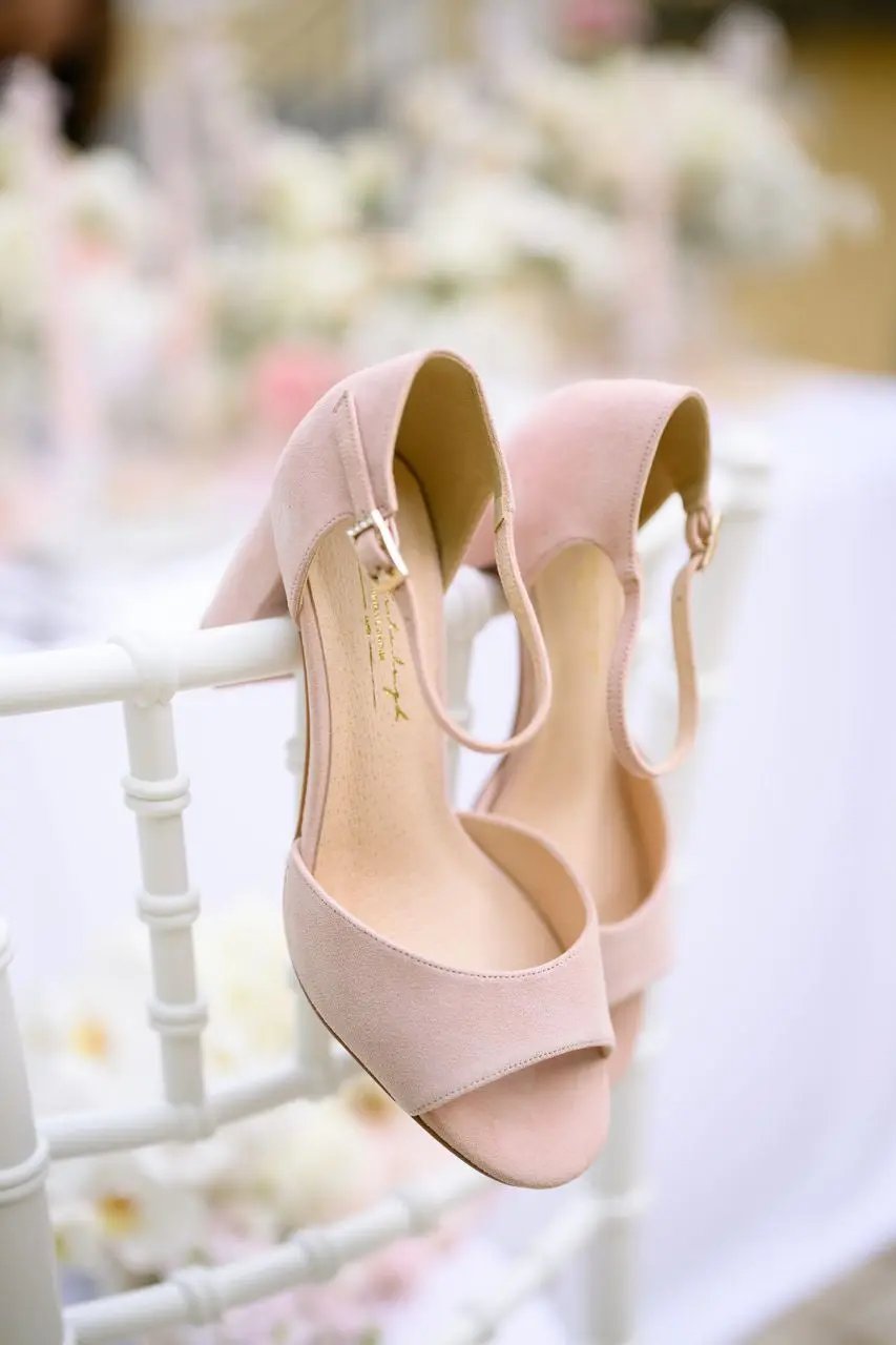 CHAUSSURES DE MARIÉE AMELIA – DAIM ROSE POUDRÉ À TALON BLOC CONFORTABLE G.Westerleigh