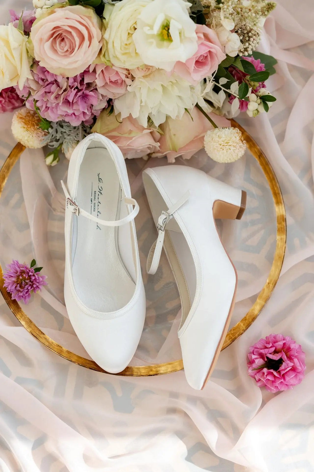 CHAUSSURES DE MARIÉE CAMILA – SATIN IVOIRE À TALON BAS G.Westerleigh